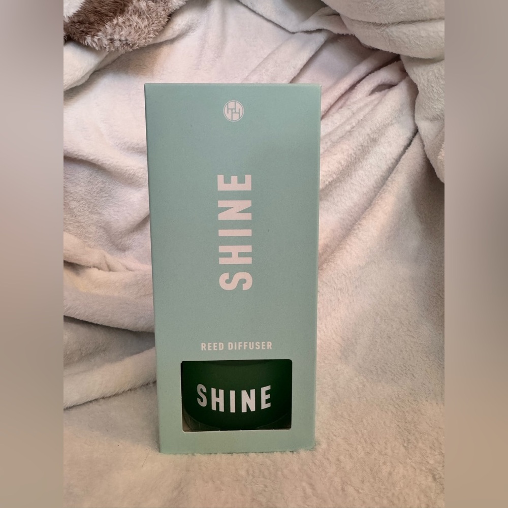 Huntington Home Shine Reed Diffuser - Green